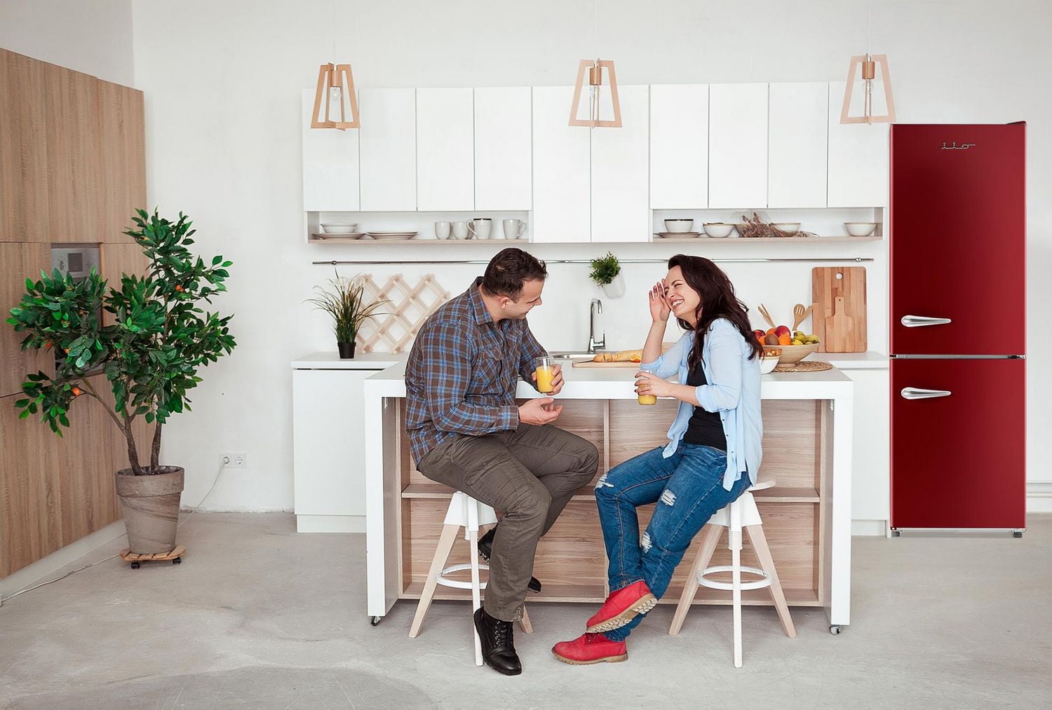 iio 11 Cu. Ft. Retro Refrigerator with Bottom Freezer in Cream (Right Hinge)