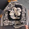 thumbnail image 3 of Bufanda de cachemira para mujer, nueva marca de lujo, bufandas gruesas y cálidas de invierno, chal con flecos, pashmina de moda, bufanda, manta, 2024, 3 of 5
