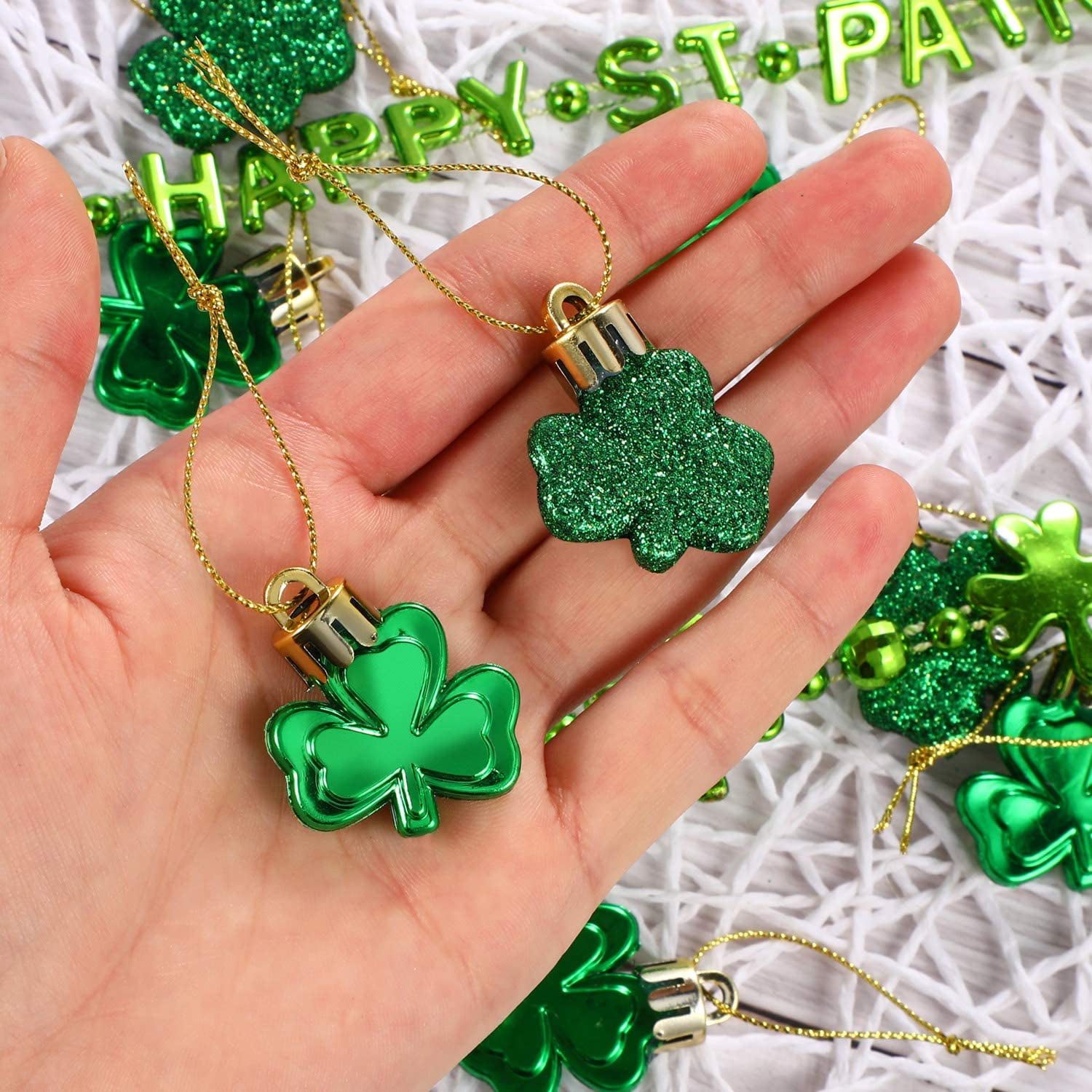 36 Pieces St Patricks Day Shamrocks Ornament Good Luck Clover Hanging Bauble for Tree Baubles Table Shelf Festival Decorations