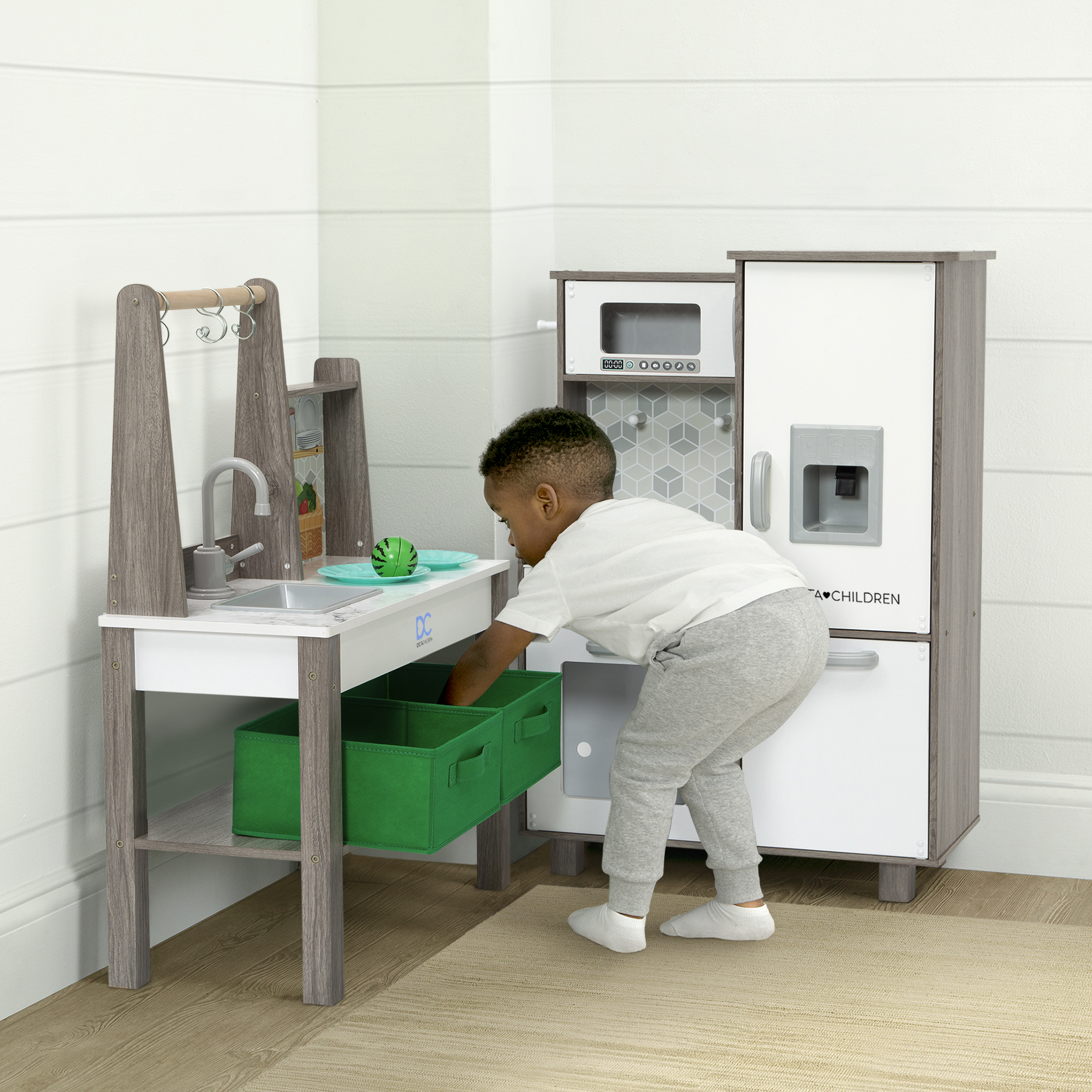 Delta Children Wooden Corner Play Kitchen With Accessories photo 7