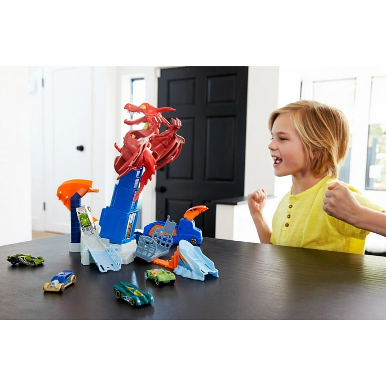  Hot Wheels Dragon Blast Play Set with Launcher for