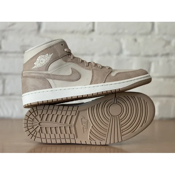Ni - ke Ni - ke Jordan 1 Mid SE AJ1 Legend Light Brown Women Size 11 / Men 9.5 FJ3448-200