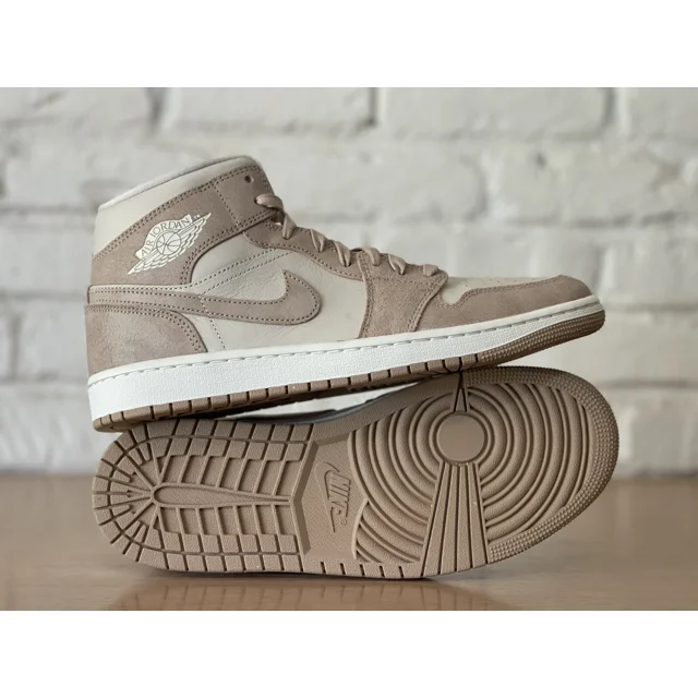 Ni - ke Ni - ke Jordan 1 Mid SE AJ1 Legend Light Brown Women Size 10.5 / Men 9 FJ3448-200
