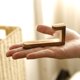 thumbnail image 5 of Gancho de pared rústico de madera maciza, perchero individual para toallas, sombreros, bolsos y batas de baño. Gancho de madera natural hecho a mano para el baño, dormitorio, cocina, entrada y, 5 of 6