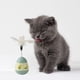 thumbnail image 5 of Juguete dispensador de golosinas para gatos con plumas, interactivo, evita que se vuelque, comedero lento para gatos, bola rompecabezas, amarillo y verde, 5 of 12