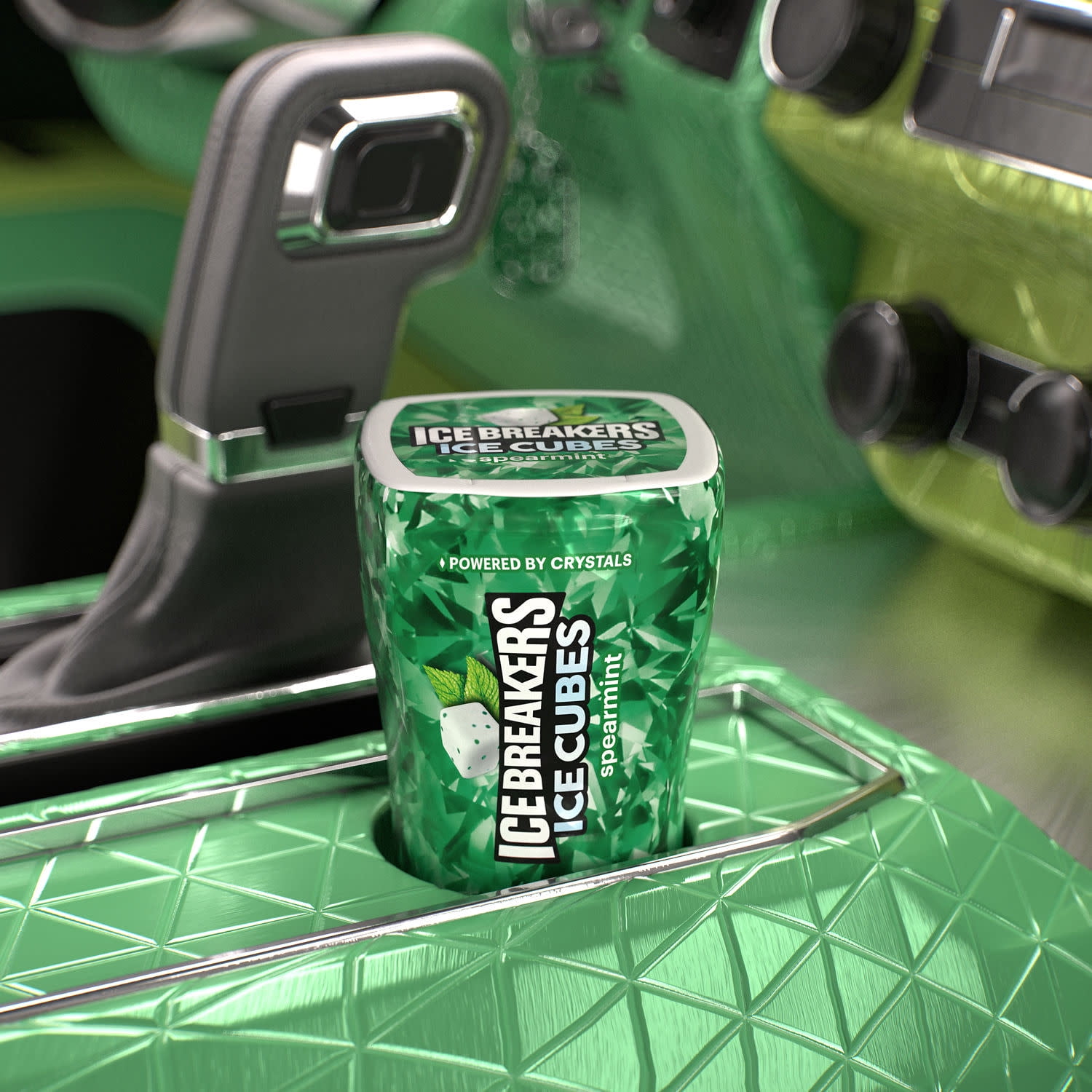 Ice Breakers Ice Cubes Spearmint Flavored Sugar Free Chewing Gum, Bottle 3.24 oz, 40 Pieces