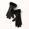 thumbnail image 1 of Gants et Mitaines d'Hiver pour Femmes + Gants pour Temps Froid, 1 of 3