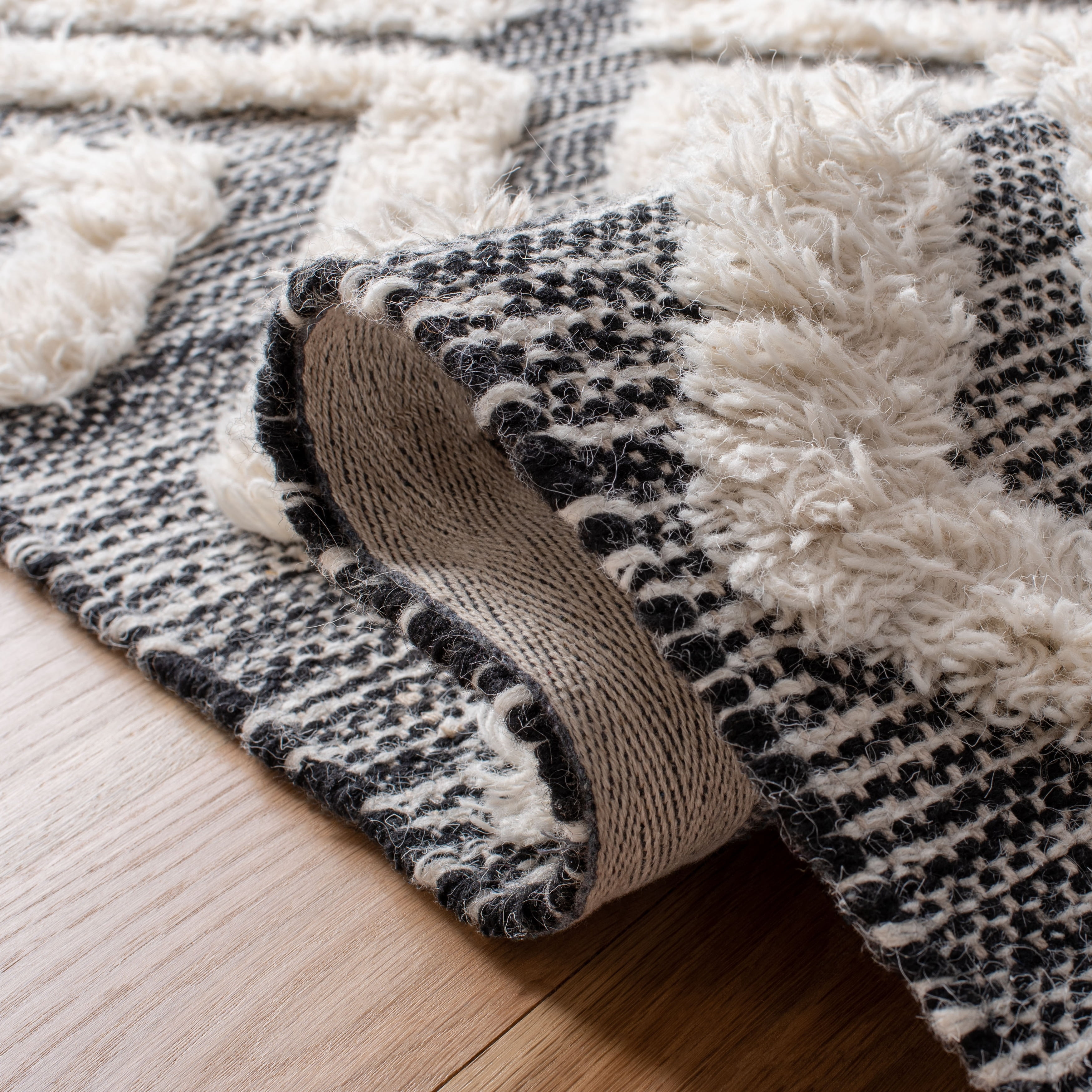 SAFAVIEH Kenya Arline Geometric Wool Area Rug, Black/Ivory, 8' x 10'