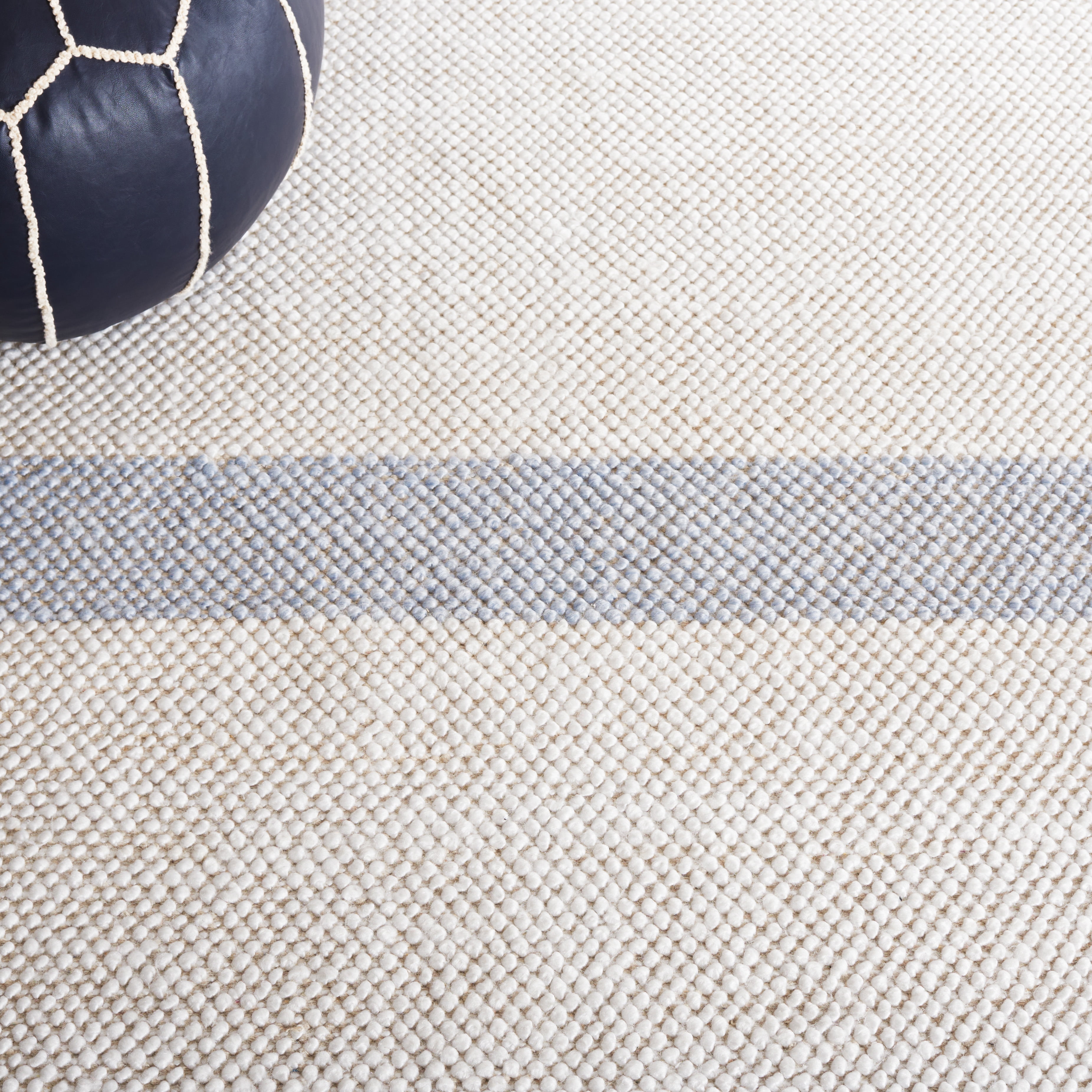 SAFAVIEH Natura Marina Striped Wool Area Rug, Ivory/Light Blue, 4' x 6'