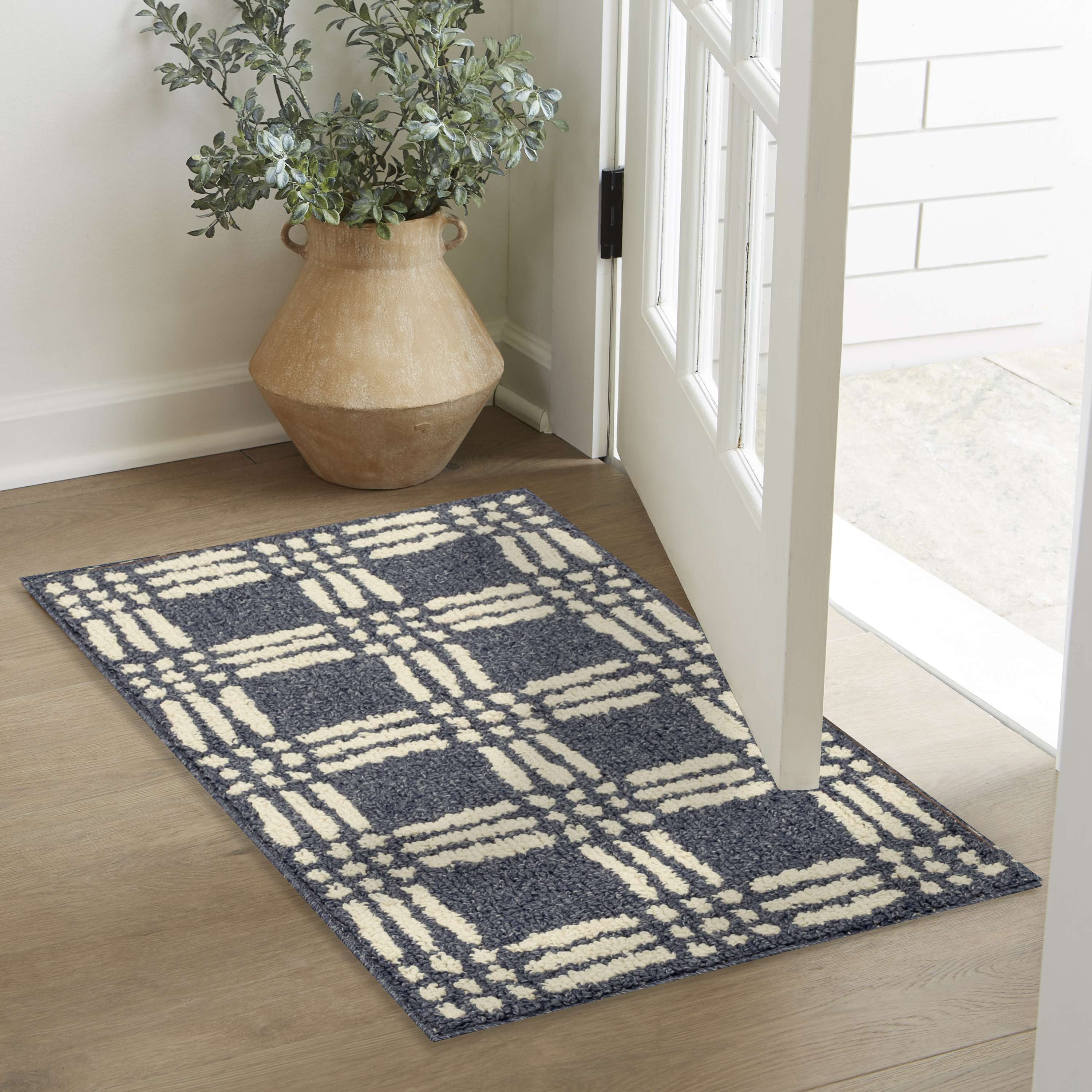 Mainstays Transitional Grid Plaid Blue Indoor Accent Rug, 20" x 34"
