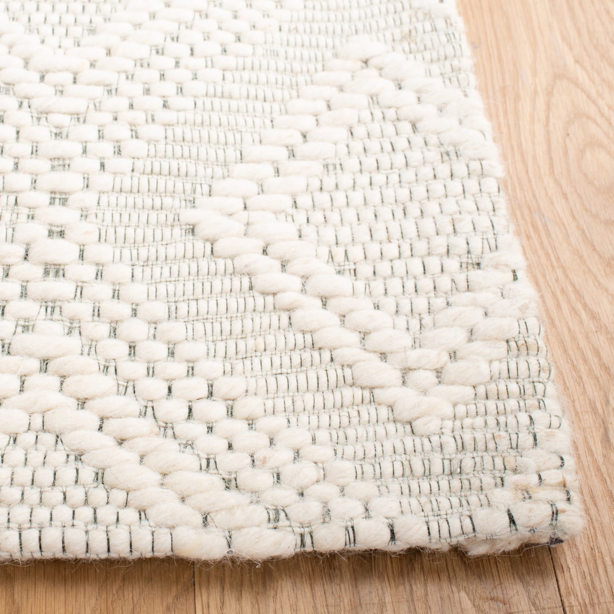SAFAVIEH Marbella Kieron Diamond Area Rug, Ivory, 4' x 6'