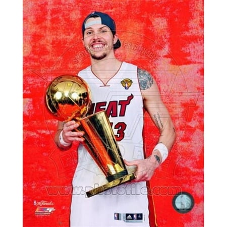 Photofile PFSAAOZ14701 Mike Miller with the NBA Championship Trophy Game 5 of the 2012 NBA Finals Sports Photo - 8 x 10