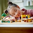 thumbnail image 3 of LEGO Minecraft Le chalet des abeilles 21241 Ensemble de construction (254 pièces), 3 of 6