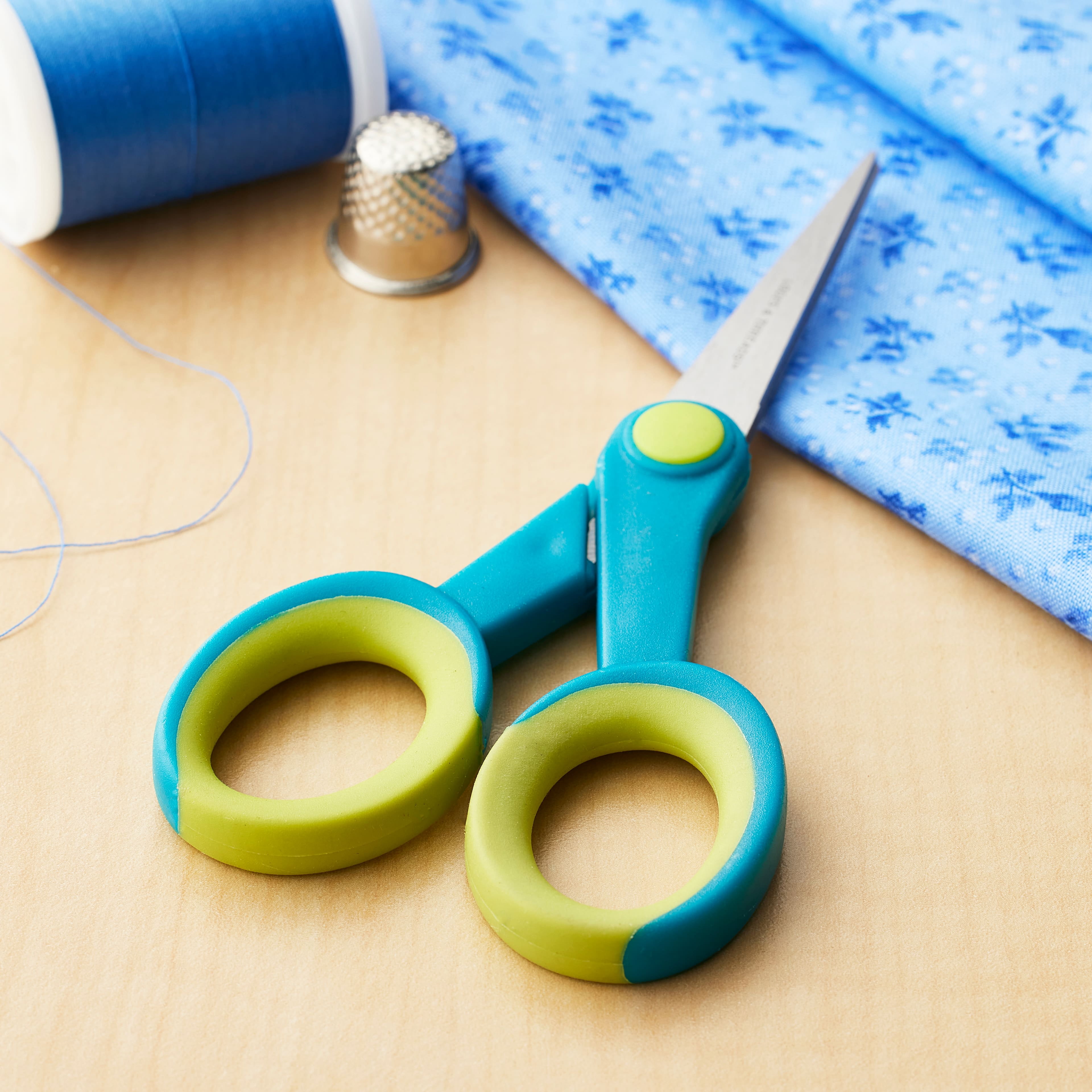 16 Pack: Micro Tip Scissors by Loops & Threads