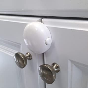 Qdos™ Adhesive Double Door Lock in White