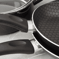 thumbnail image 2 of Bateria De Cocina de Aluminio Con Antiadherente 6 Piezas Negro Con Tapa De Vidrio, 2 of 5