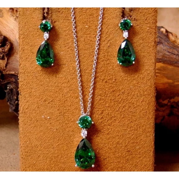 2.50Ct Pear Cut Lab-Created Green Emerald Women's Jewelry Set 14K White Gold Plated