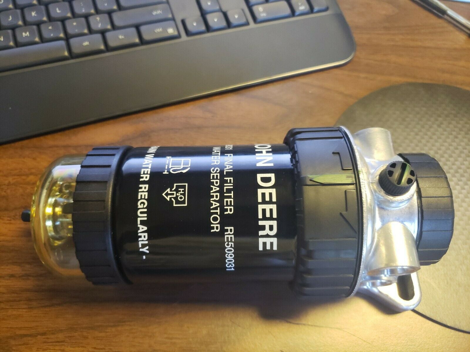 GENUINE OEM JOHN DEERE FINAL FILTER WATER SEPARATOR ASSEMBLY RE517382