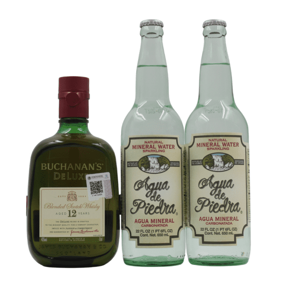 Whisky Buchanan's Deluxe 12 años Blended Scotch 750 ml + 2 Aguas Minerales Agua de Piedra 650 ml