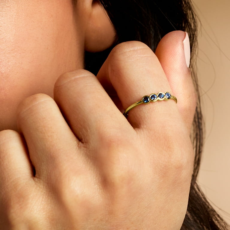 Pure sapphire ring deals