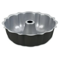 Cuisinart Chef's Classic Bakeware 9.5" Fluted Cake Pan