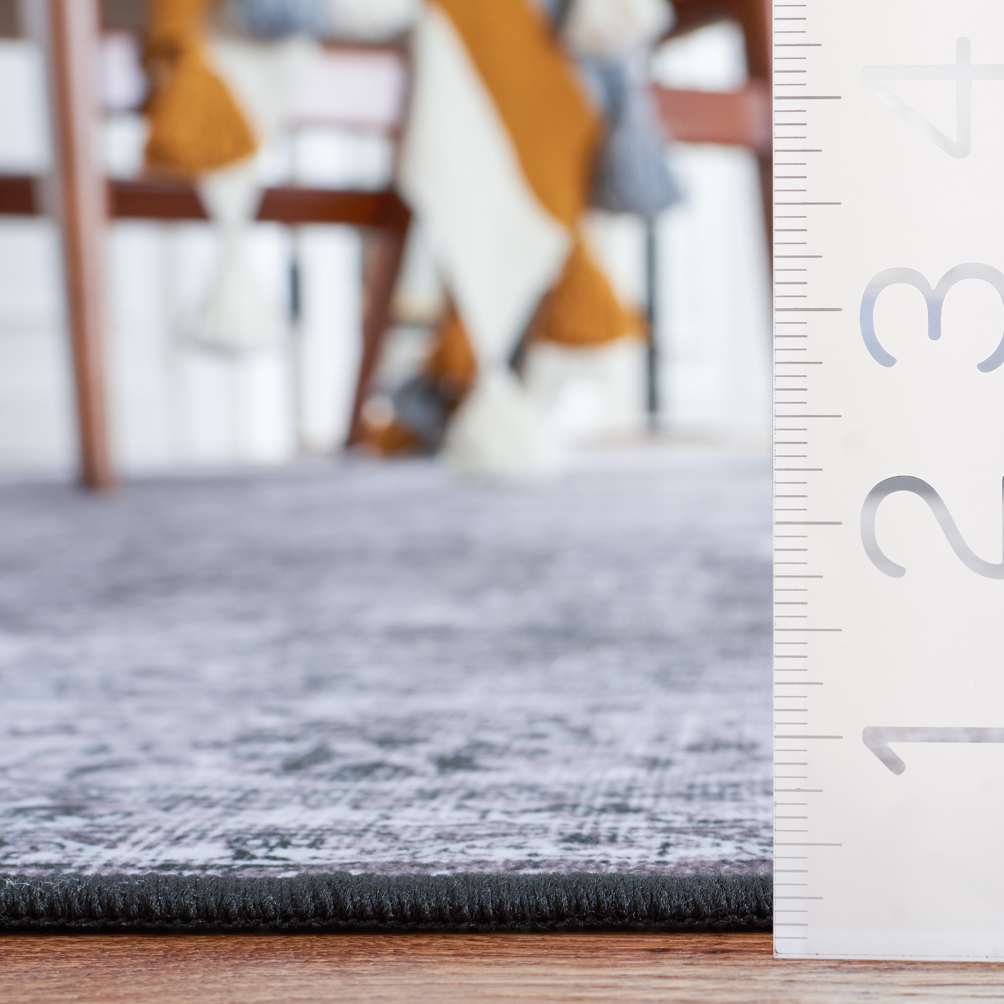 SAFAVIEH Tucson Donovan Traditional Machine Washable Area Rug, 3' x 5', Black/Grey