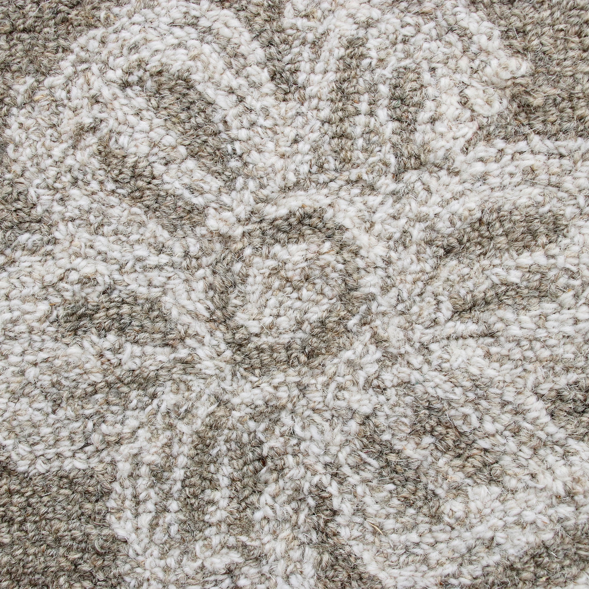 LR Home Clio 3' Round Gray/Ivory Floral Handmade Wool Indoor Area Rug