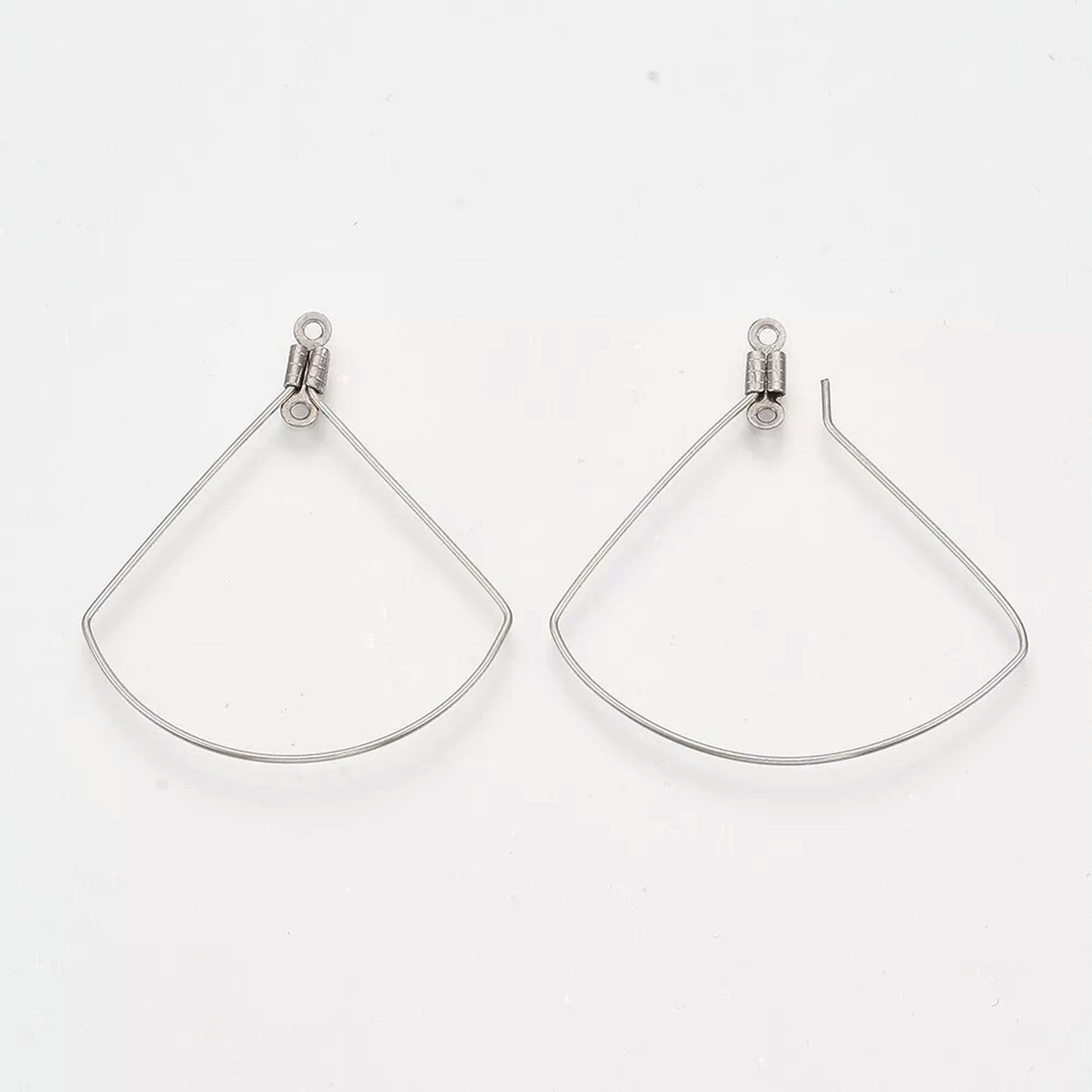 U8MO 100Pcs Stainless Steel Wire Pendants Fan DIY Hoop Earring Findings 40x32.5x0.7mm