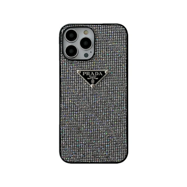 Funda De Teléfono Con Logotipo De Prada Clásica Internacional De Diamantes De Imitación Colorido Con Purpurina De Lujo Para IPhone 11 12 13 14 Pro Max Buena Protección Con Botón De Volumen Envolvente Gao Jiahui unisex