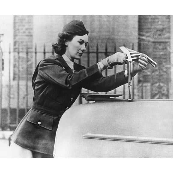 Kay Summersby History (36 x 24)