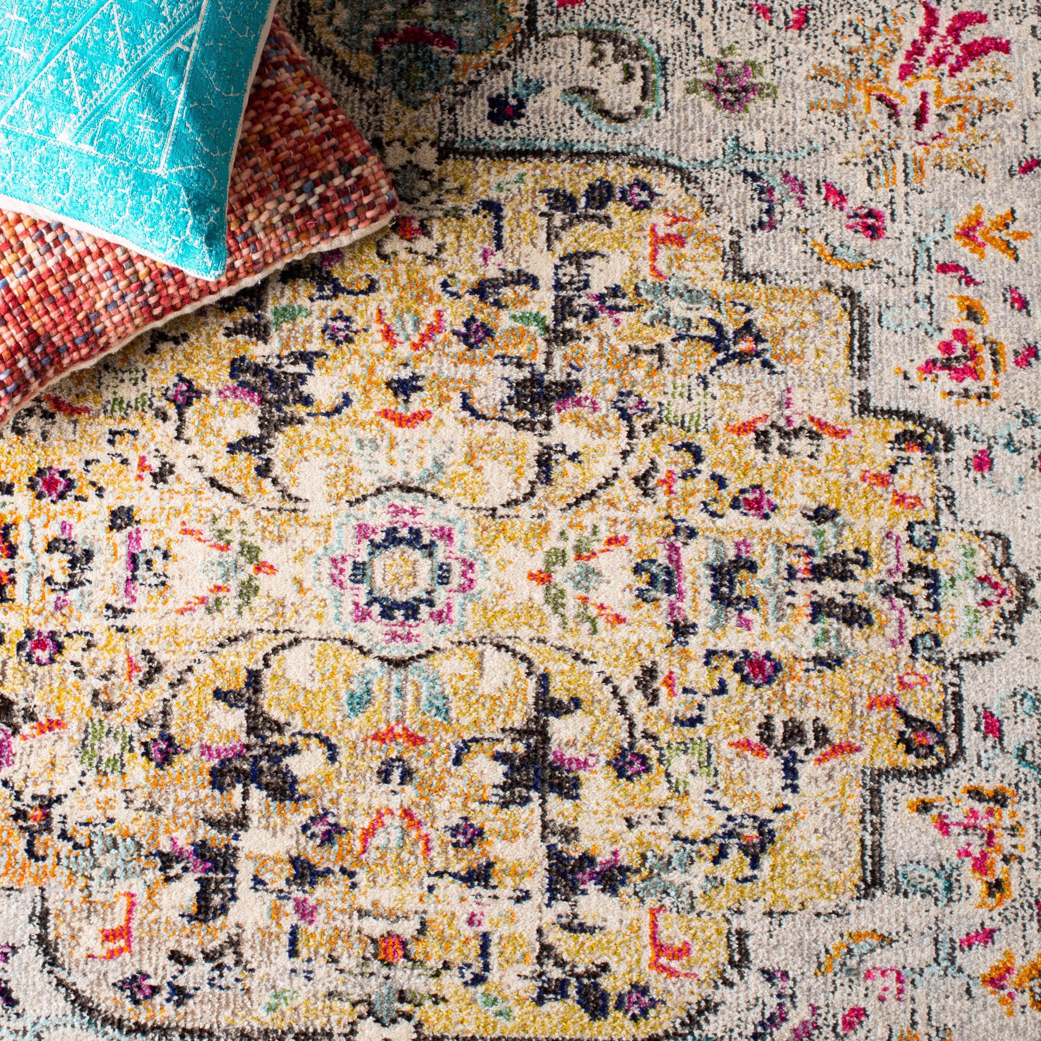 SAFAVIEH Madison Joandra Vintage Floral Area Rug, Grey/Gold, 3' x 5'
