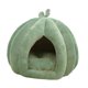 thumbnail image 2 of Cama semicerrada para mascotas con forma de calabaza, cálida y acogedora para gatos en todas las estaciones. S, 2 of 9
