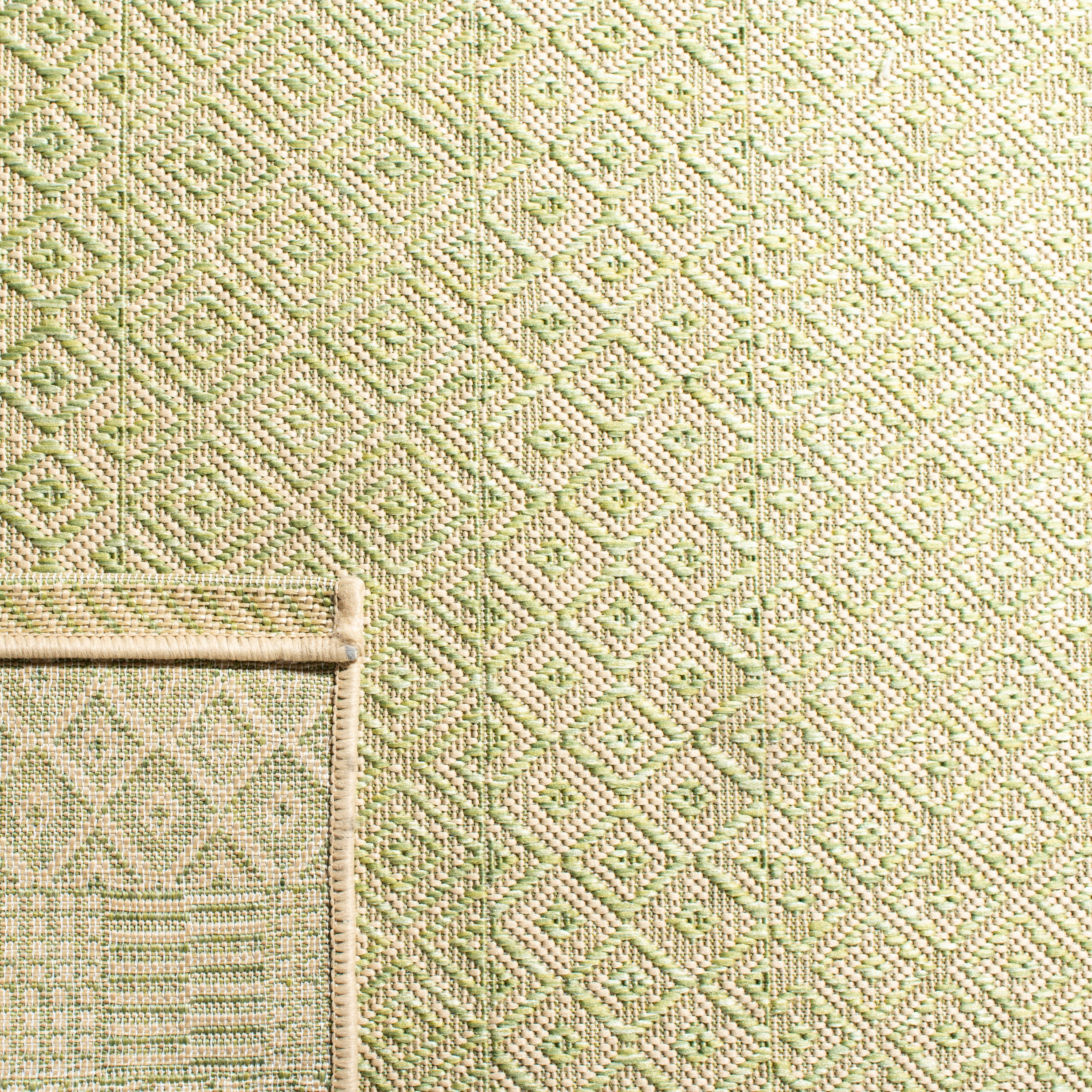 Safavieh Courtyard Naomi Geometric Indoor/Outdoor Area Rug, Beige/Green, 4' x 4' Square