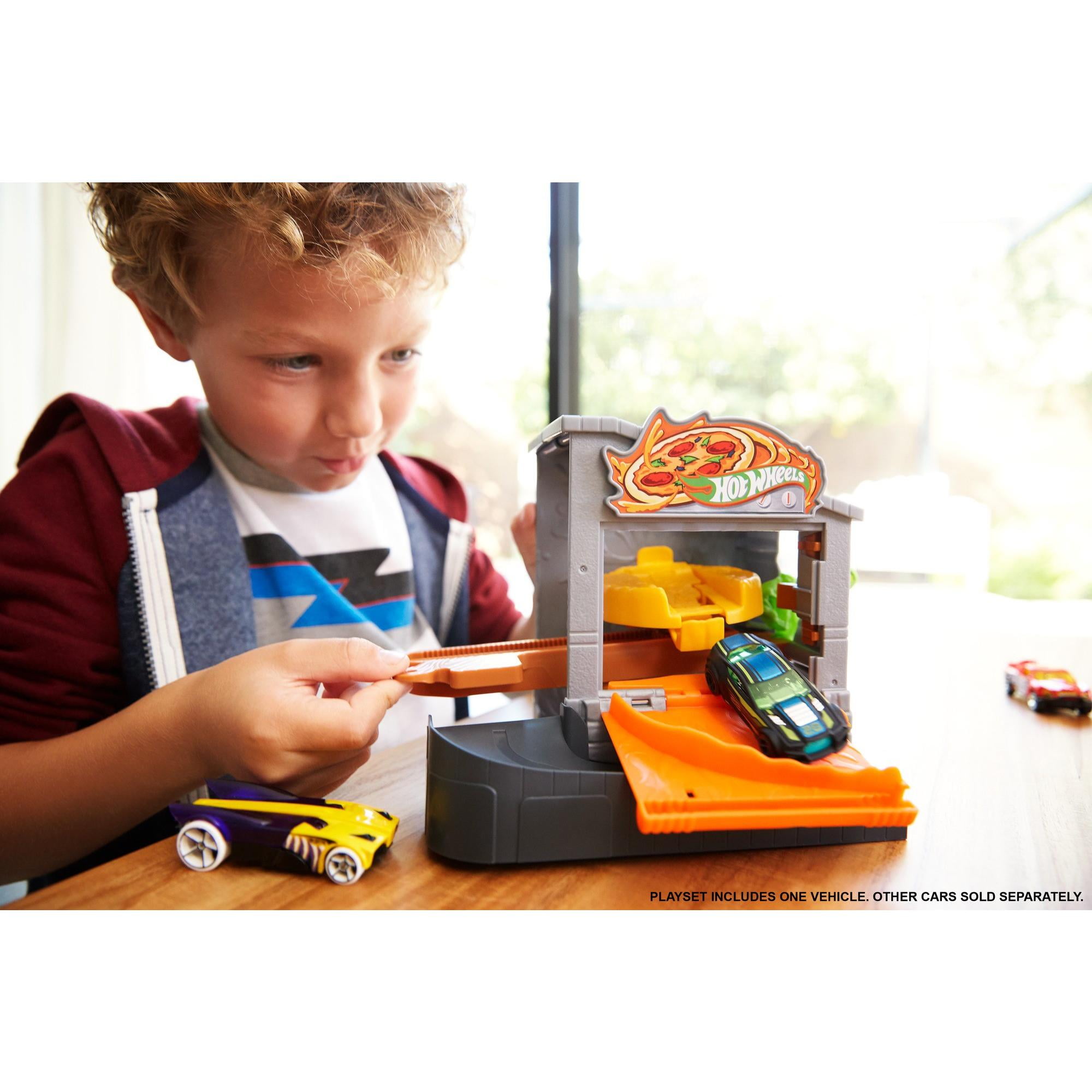 hot wheels downtown pizza toss