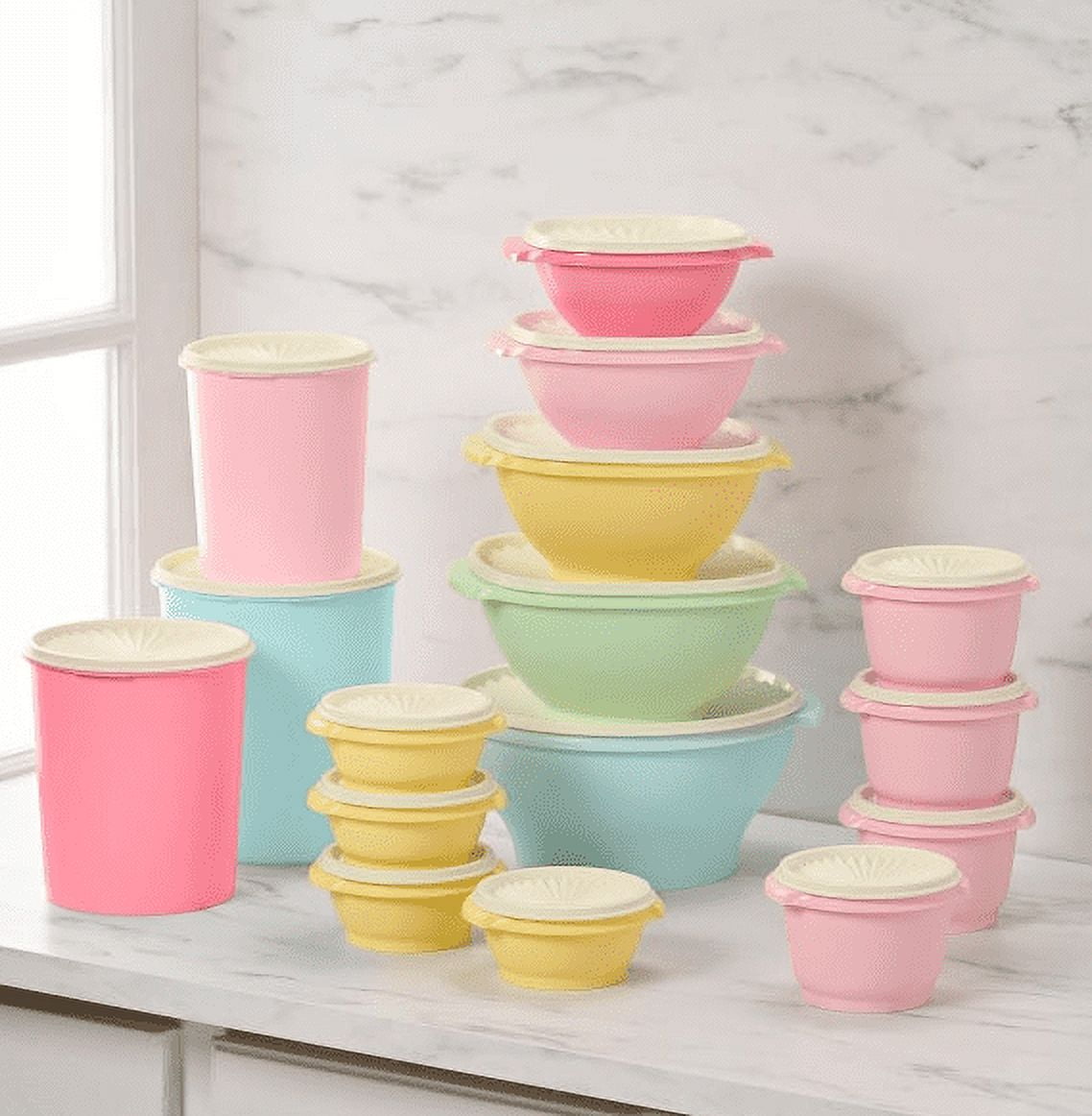 タッパーウェア　32点セット Tupperware Heritage Collection Food Storage Containers, Set