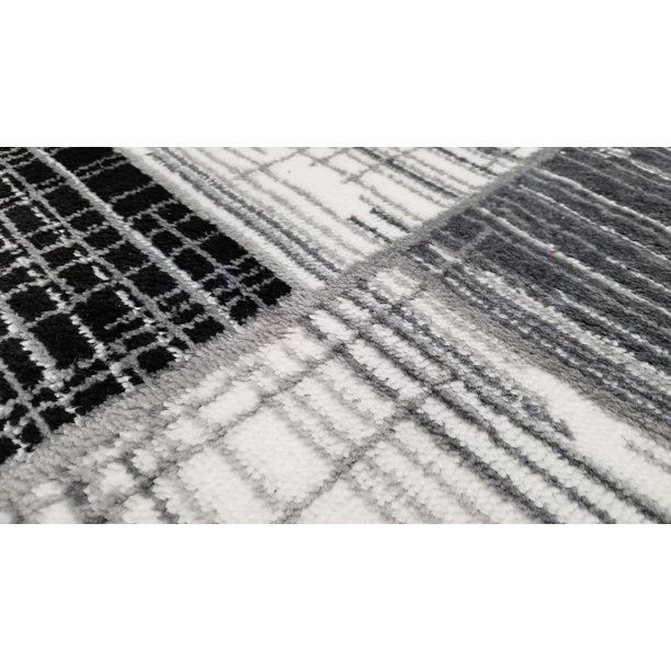 DiscountWorld Indoor Outdoor Area Rug, Checkered Black (30043x5)