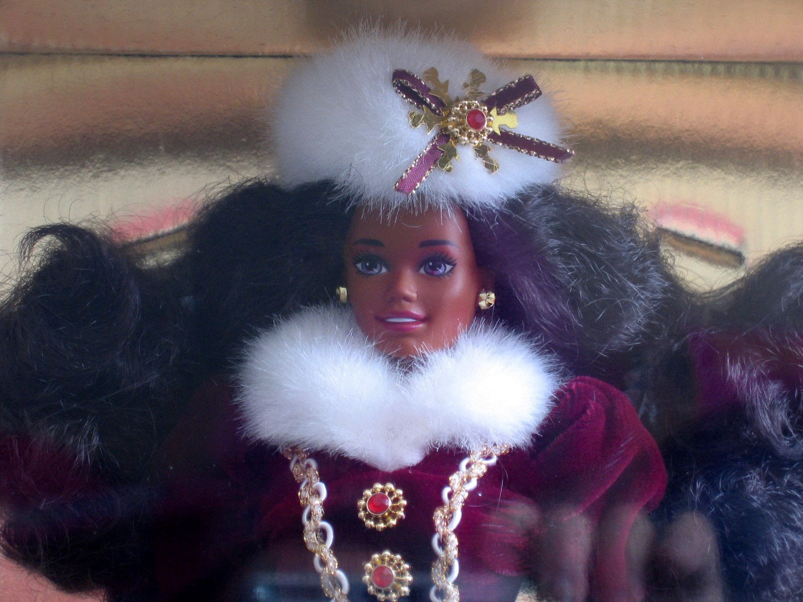 Barbie Happy Holidays Doll, 1996 Edition, African American, 115 inches tall, Special Edition