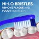 thumbnail image 3 of Cepillo de dientes Oral-B Dual Clean suave, paquete de 6, 3 of 8