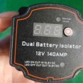 thumbnail image 3 of Aislador de batería doble inteligente 12V 140A, relé digital sensible al voltaje VSR, carga dividida para autocaravanas., 3 of 5