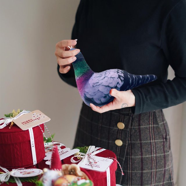 Peluche encantador para niños, ideal para sorpresas de cumpleaños y como compañero de abrazos.