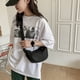 thumbnail image 5 of Riñonera de lona a la moda para mujer elegante bolso de mensajero de Color puro bolso de viaje para el pecho para mujer, 5 of 6