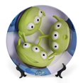 thumbnail image 1 of Alienígenas de Pizza Planet Plato decorativo de porcelana fina (bone china), plato decorativo de cerámica para hogar, oficina, soporte de pared, platos decorativos para dormitorio - 6 pulgadas (15 cm), 1 of 6
