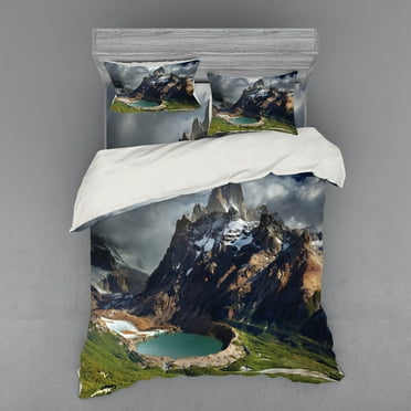 Landscape Duvet Cover Set, Mount Fitz Roy and Laguna Torre Los Glaciares National Park Patagonia Argentina, Bedding Set with Shams and Fitted Sheet, 3 Sizes, by Ambesonne
