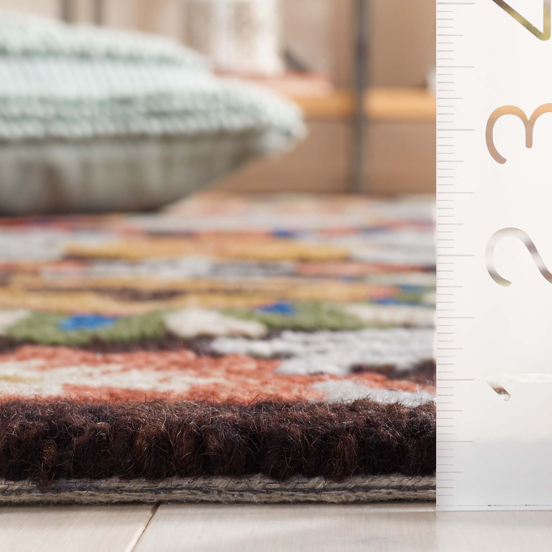 SAFAVIEH Blossom Auran Floral Area Rug, Brown/Orange, 6' x 6' Round