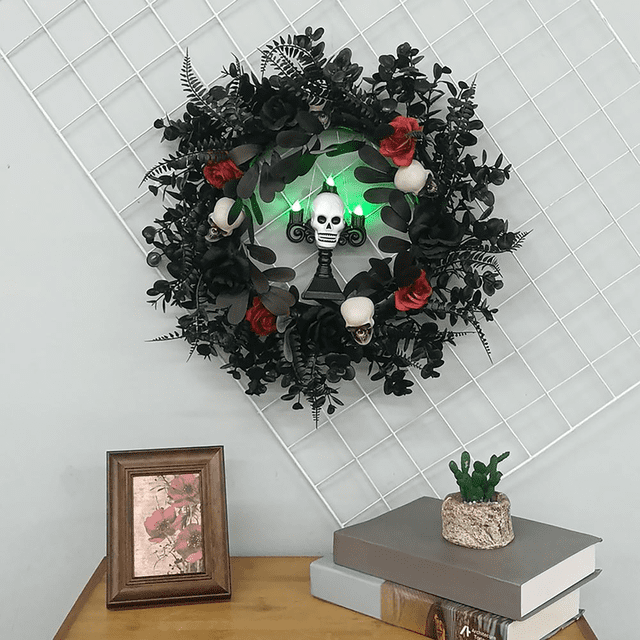 WHEANG Couronne d'Halloween Noire avec des Roses Rouges et des Vignes Gothiques Décorations de Porte Créent une Atmosphère Élégante Parfaite pour Accrocher sur Votre Porte d'Entrée Ou à l'Intérieur.