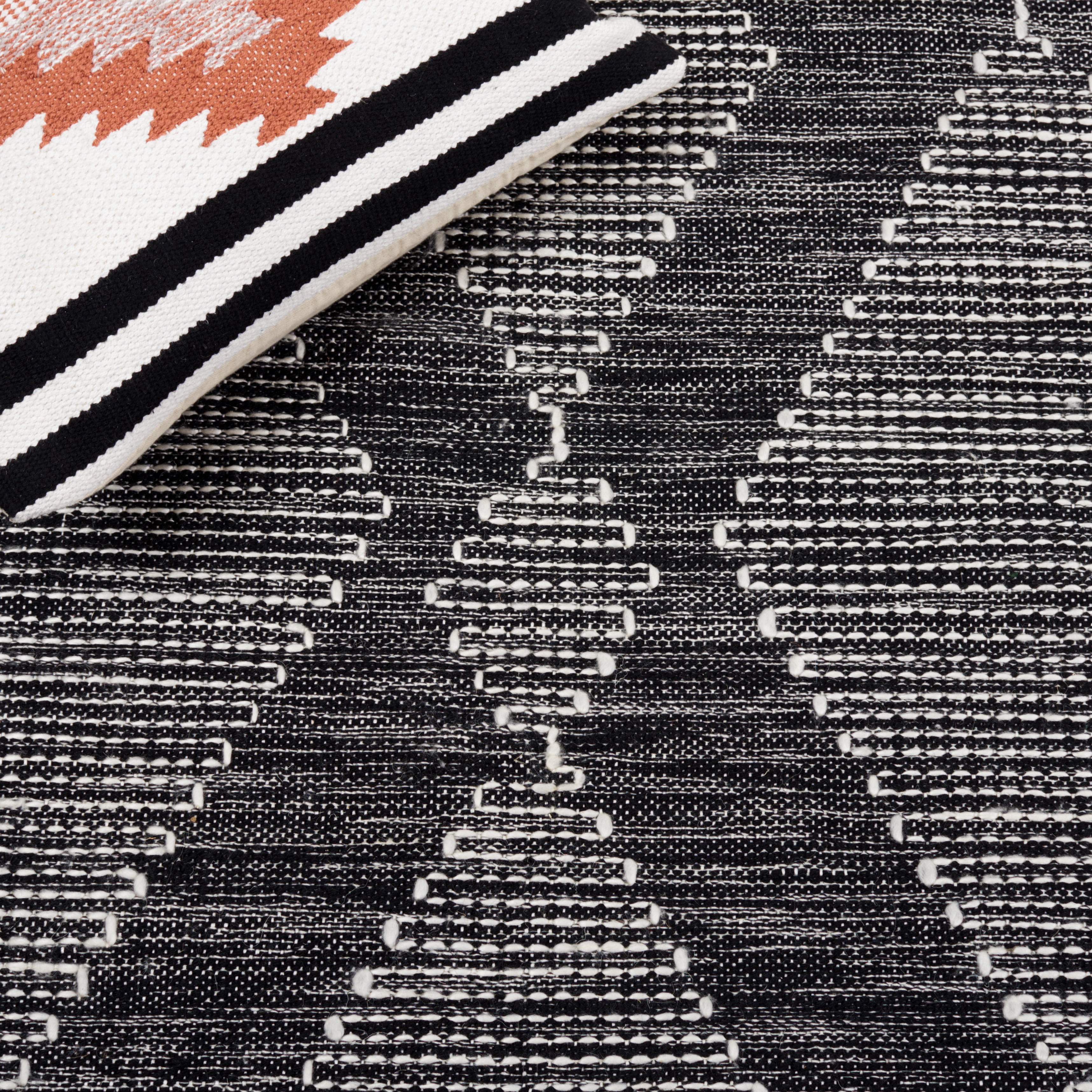 SAFAVIEH Kilim Angel Diamond Polyester Area Rug, Black/Ivory, 5' x 8'