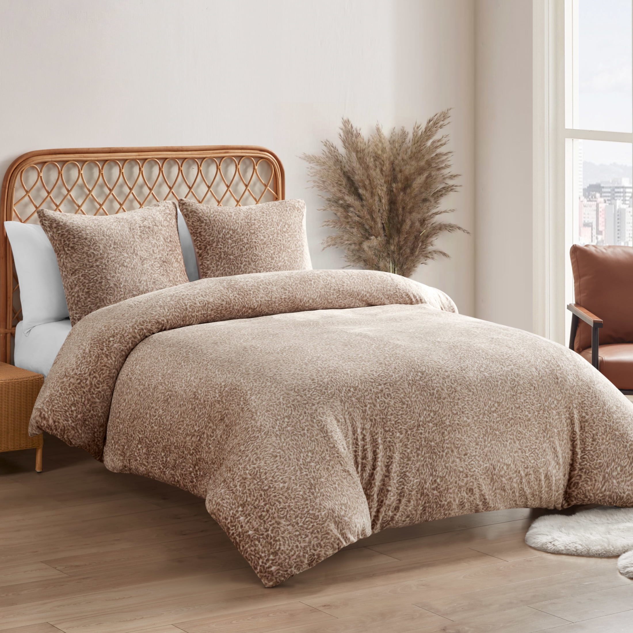 Jessica Simpson Blush Pink Leopard Printed Plush Duvet Cover Set Twin/Twin XL Size - 2 Piece Set