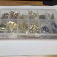 thumbnail image 2 of Juego colgante de 225 piezas en caja de metal sin costuras, 2 of 4