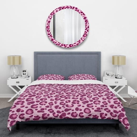 Designart 'Pink Leopard Pattern ' Mid-Century Modern Duvet Cover Set