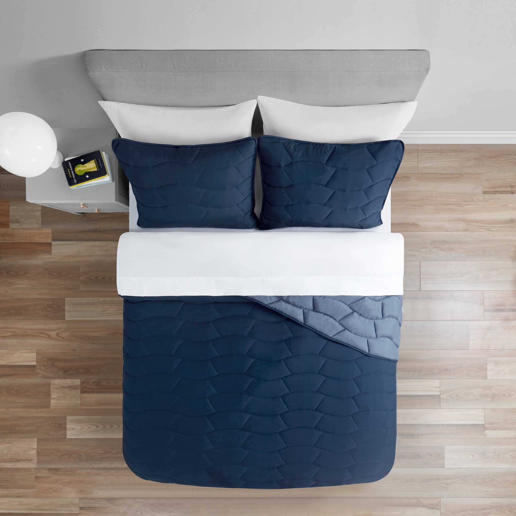 Mainstays 7-Piece Navy Reversible Quilt Set with White Sheets, Full